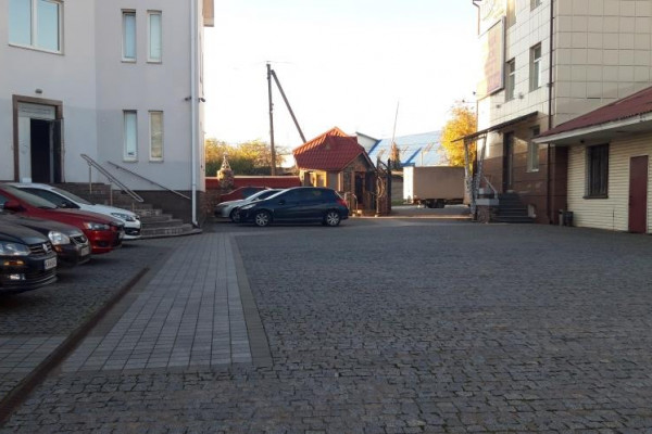 Комплекс зданий медицинского и отельного назначения в Киеве